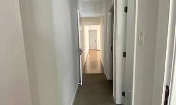 Imagem 4: Apartamento impecável possui 90 m2 com 2 dorm, sala, cozinha, dep de empr., vaga de garage