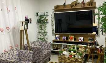 Imagem 2: Sobrado na Qn 7 com 5 quartos ao lado da entrada do RF1