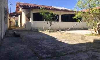 Imagem: Casa à 400 metros do mar, possui 2 quartos