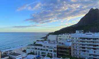 Imagem 2: Vistão panorâmico! 4 quartos, 150 m2, primeira quadra da praia do Leblon, entre postos 11
