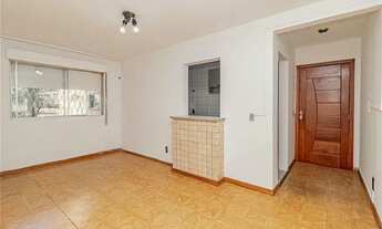 Imagem 2: Apartamento com 2 Dormitorio(s) localizado(a) no bairro Santo Antônio em Porto Alegre