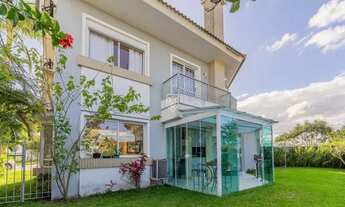 Imagem 4: Casa a venda em Santa Felicidade, com 03 quartos e vista para um lindo jardim