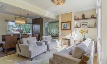 Imagem 3: Casa a venda em Santa Felicidade, com 03 quartos e vista para um lindo jardim