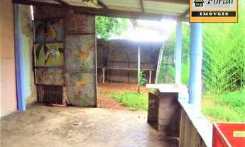 Imagem 6: Casa com 2 dormitórios, área coberta com churrasqueira no bairro Parque Internacional em C