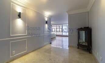 Imagem 3: Apartamento neoclássico em localização nobre