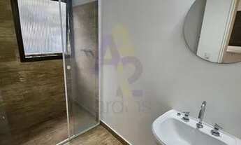 Imagem 7: Apartamento amplo, reformado com 2 dormitórios e vaga de garagem em ótima localização próx