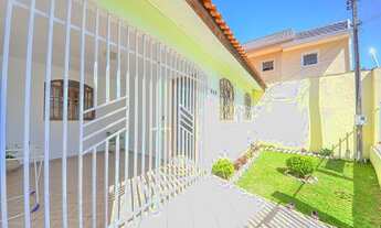 Imagem 3: Casa para venda possui 4 quartos em Sítio Cercado - Curitiba - PR