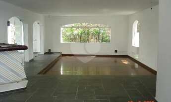 Imagem 7: 4 dormitórios, sendo 4 suítes, Box blindex, Banheira, Área de Serviço