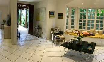 Imagem 3: Casa de condomínio para aluguel possui 360 metros quadrados com 5 quartos