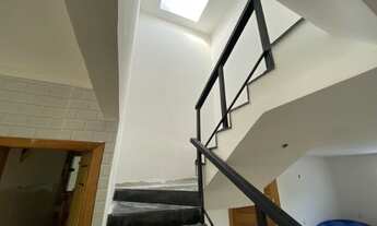 Imagem 2: Cod 2302 Casa Granja dos Cavaleiros c/ 3suítes, 4brs, 1vg, varanda, blindex, lavabo