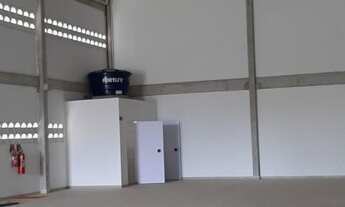 Imagem 2: Alugo Galpão Galpão / depósito com aluguel por R$4.000 /mês