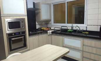 Imagem 3: Casa para venda 3 suítes com sacada, repleta de armários, quintal , churrasqueira na na Á