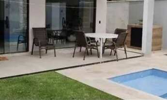 Imagem 2: Casa de condomínio para venda possui 295 metros quadrados com 4 quartos em Granja Viana