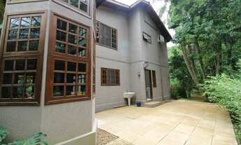 Imagem 4: Imóvel à Venda com Quatro Suítes e Dois Quartos