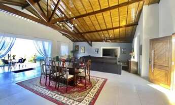 Imagem 3: Casa de condomínio para venda possui 400 metros quadrados com 4 quartos