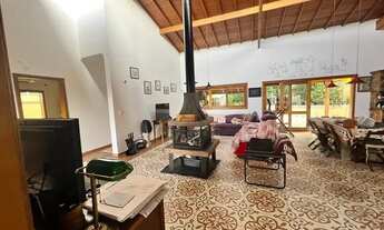 Imagem 2: Casa para aluguel e venda tem 285 metros quadrados útil com 3 suítes e lazer completo