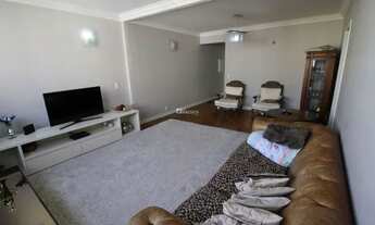 Imagem 4: Lindo apartamento com 3 dormitórios, 1 suíte e 1 vaga, prédio todo reformado!