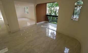 Imagem 2: Lindo apartamento REFORMADO com 210m² , 3 dormitórios, 1 suíte, 4 vagas e depósito!