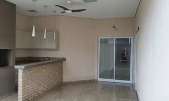 Imagem 6: Casa de condomínio para aluguel possui 230 metros quadrados com 3 quartos