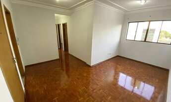 Imagem 2: ALUGO - Apartamento com 3 Quartos no Edifício Ametista