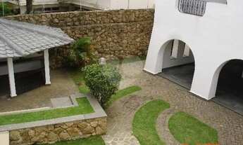 Imagem 2: 4 dormitórios, sendo 4 suítes, Box blindex, Banheira, Área de Serviço