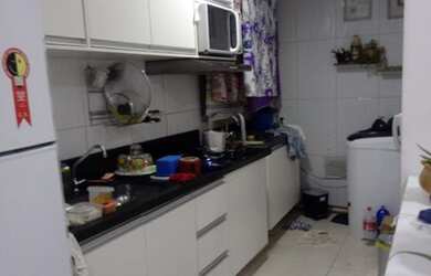 Imagem 7: Apartamento a venda e Abrantes, 2/4, banheiro, reformado, Armários, vaga, condomínio com