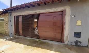 Imagem: VENDO LINDA CASA DE 2 DORM. REFORMADA NO