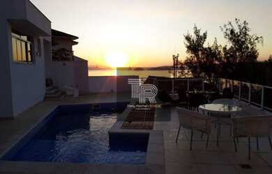 Imagem 3: EXCEPCIONAL Casa 4 Quartos Suíte, # Vagas, Piscina, Espaço Gourmet e muito mais - Charitas