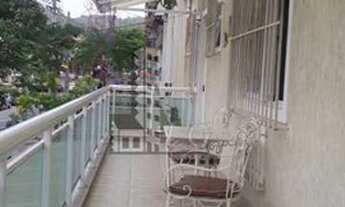 Imagem: Casa triplex com varanda frente de rua