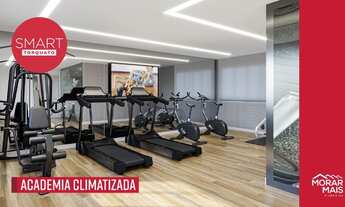 Imagem 5: Smart Torquato - ao lado do Baratão da Carne