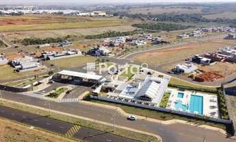Imagem 3: Casa de Alto Padrão no Condomínio Maria Júlia: Acabamentos Impecáveis e Piscina Aquecida!