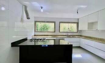 Imagem 3: Casa de condomínio para venda tem 240 metros quadrados com 4 quartos