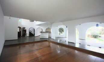 Imagem 5: 4 dormitórios, sendo 4 suítes, Box blindex, Banheira, Área de Serviço