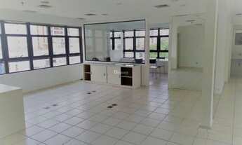 Imagem 3: Sala Comercial. Andar inteiro. São 2 salas juntas. Total de 98m². Recém Reformada!