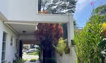 Imagem 5: Casa de condomínio para aluguel possui 382 metros quadrados com 3 quartos