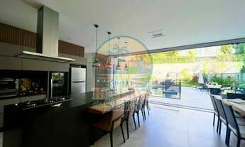 Imagem: Casa estilo neoclássico linda a venda no