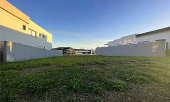 Imagem 4: Terreno todo plano no Alphaville