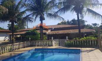 Imagem 2: Chácara com 4 dormitórios sendo um suíte - Vale do Igapó - Bauru/SP