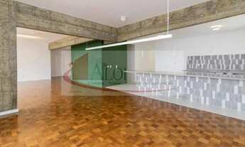 Imagem 6: Andar alto comtemple vista atraves de janelões da face norte que ilumina com luz da manhã