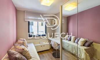 Imagem 7: Apartamento pra lá de aconchegante, com aquela sacada e churrasqueira à carvão, que faz a