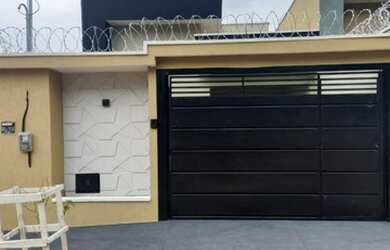 Imagem 2: Casa para venda com 142 metros quadrados com 3 quartos em Residencial Petrópolis - Goiânia