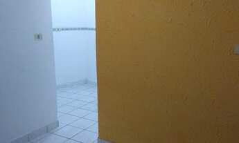 Imagem: Alugo casa tipo kitnet $450 2 quarto