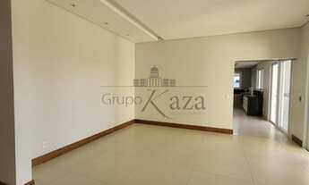 Imagem 5: Casa de condomínio para aluguel possui 500 metros quadrados com 5 quartos