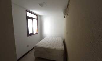 Imagem 5: Casa com primeiro andar em ótima localização no Farol