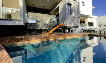 Imagem: Casa de condomínio para venda possui 555