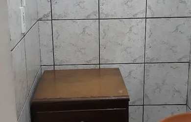Imagem 2: Quarto com banheiro para solteiro