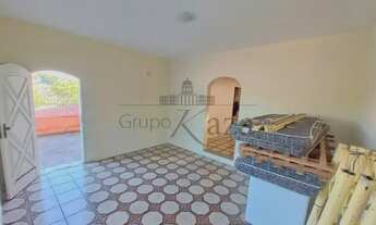 Imagem 2: Casa Sobrado - 5 Dormitórios Sendo 2 Suítes - 4 Garagens Cobertas - Monte Castelo - 300m²