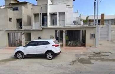 Imagem 2: OPORTUNIDADE Casa com 3 dormitórios