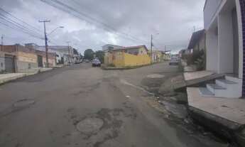 Imagem 4: Casa para venda no Res.Pinheiros. bem localizada grande e arejada, com garagem para ate 3