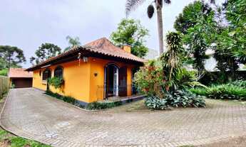 Imagem 3: Casa térrea em um terreno com 1021 m2